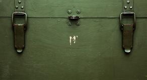 A green chest 