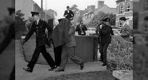 Brian Arthur Field and Leonard Dennis Field arriving at Linslade, Buckinghamshire on the 17th September 1963, for their first appearance in court