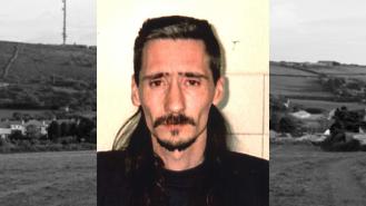 Lee Ford's mug shot overlayed on a black-and-white image of a field near Carnkie