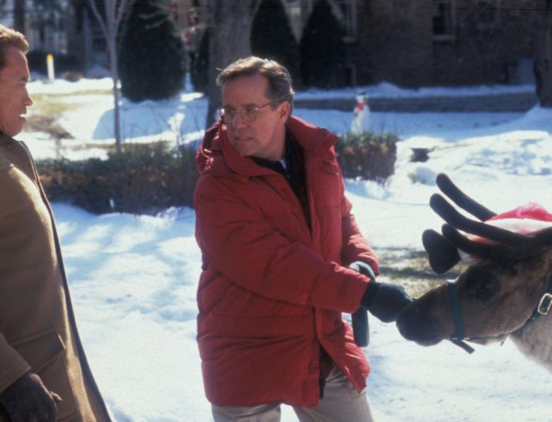 Arnold Schwarzenegger and Phil Hartman in 'Jingle All The Way'