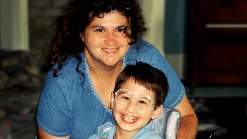 A family photo of Dee Dee Blanchard with her young daughter, Gypsy Rose Blanchard
